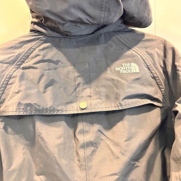 The North Face Women’s HyVent Rain Trench Coat - Picture 6 of 16